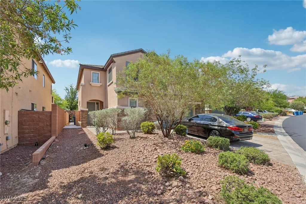 10329 Walworth, Las Vegas, NV 89166