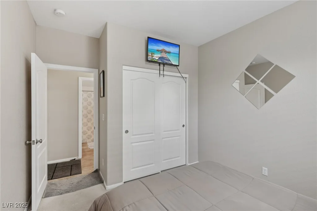 10329 Walworth, Las Vegas, NV 89166