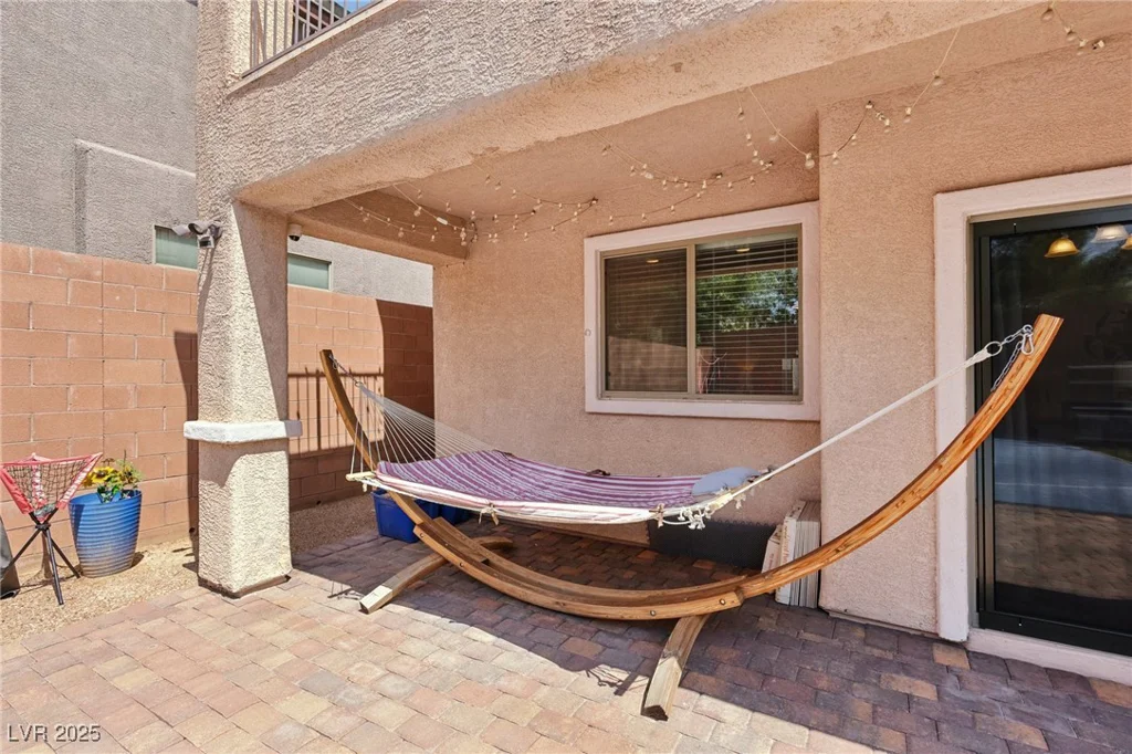 10329 Walworth, Las Vegas, NV 89166