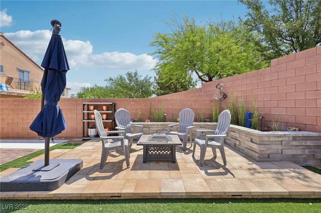 10329 Walworth, Las Vegas, NV 89166