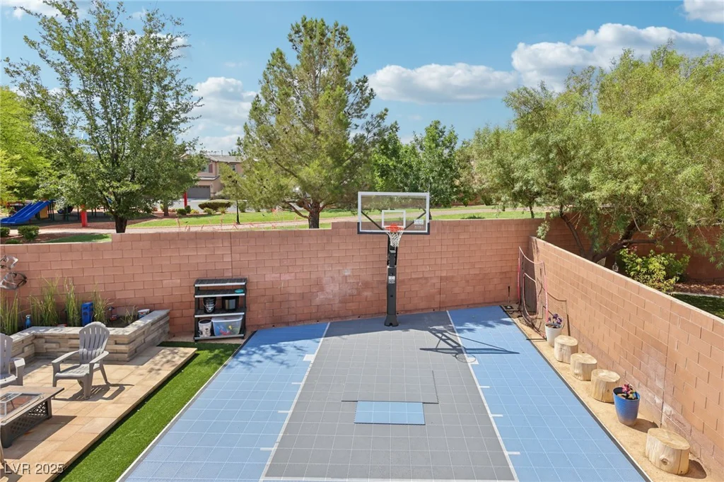 10329 Walworth, Las Vegas, NV 89166