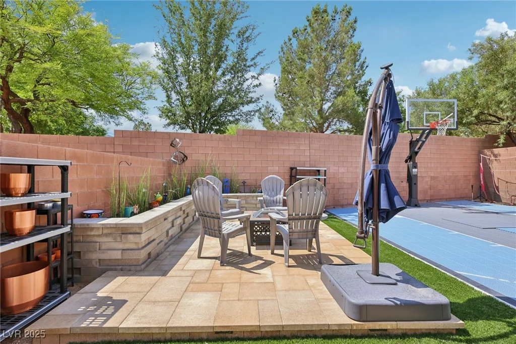10329 Walworth, Las Vegas, NV 89166