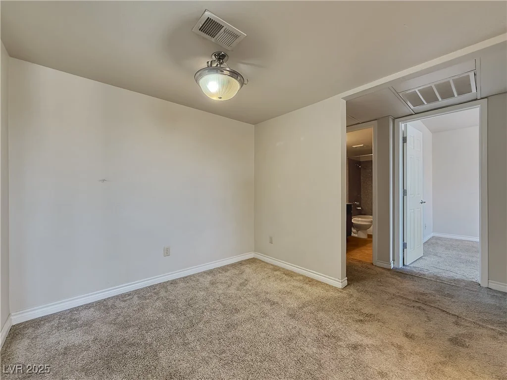 4943 Indian River, Las Vegas, NV 89103