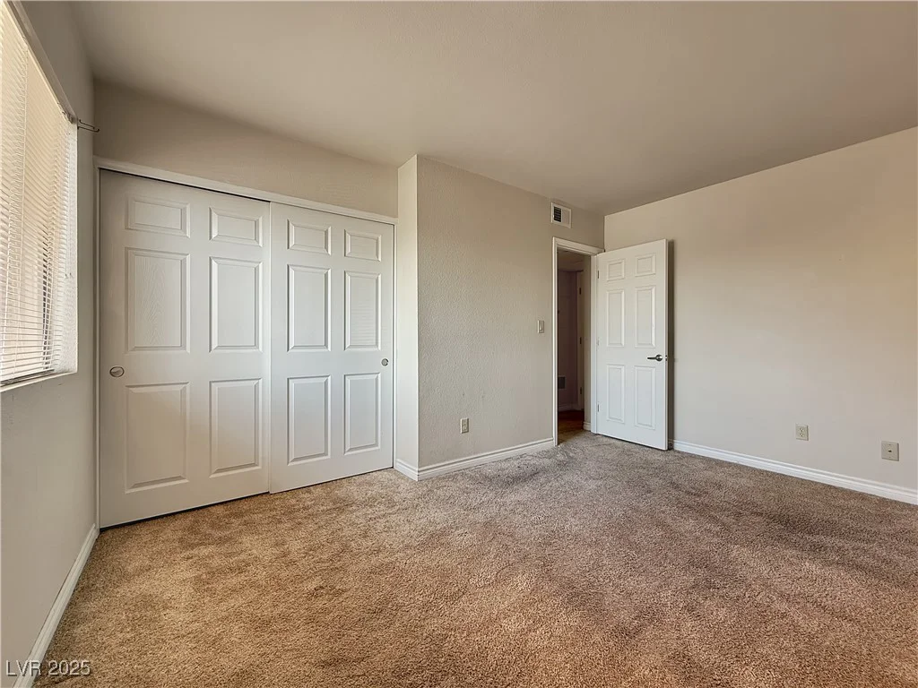 4943 Indian River, Las Vegas, NV 89103