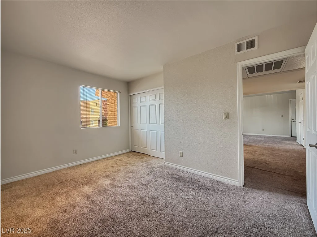 4943 Indian River, Las Vegas, NV 89103