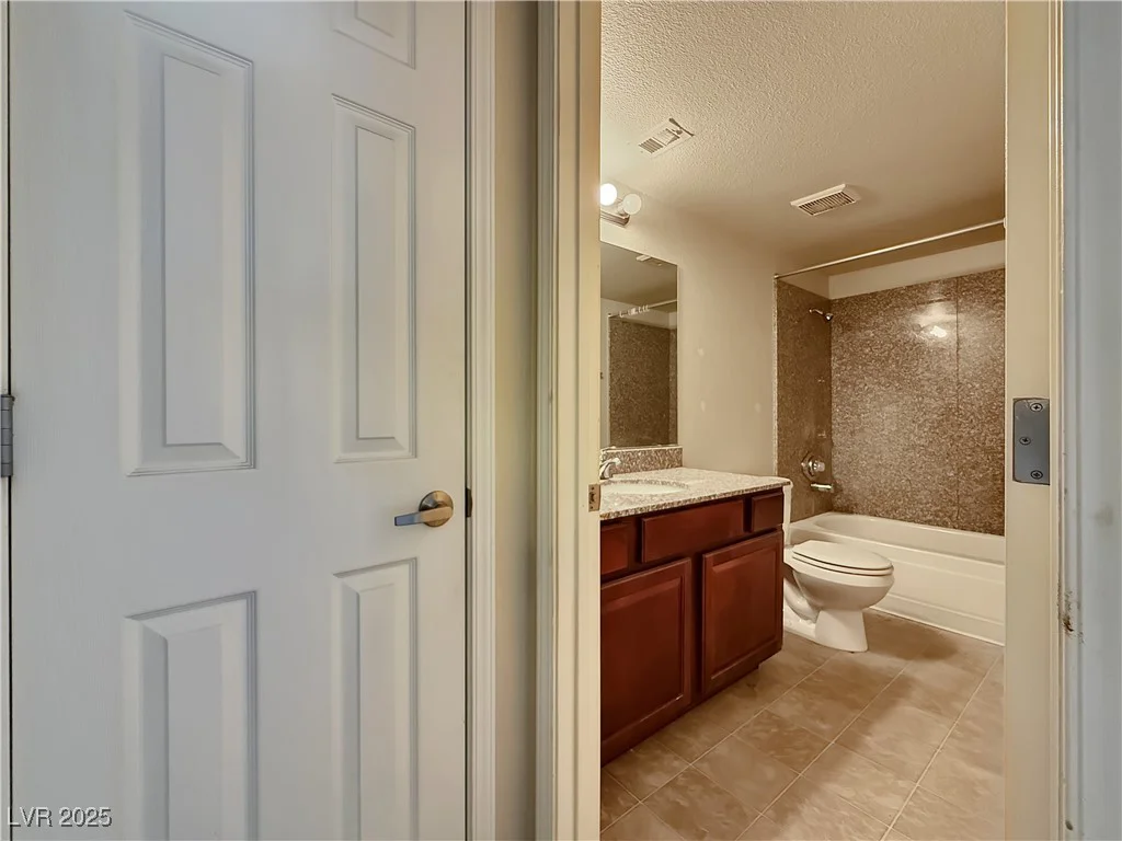 4943 Indian River, Las Vegas, NV 89103