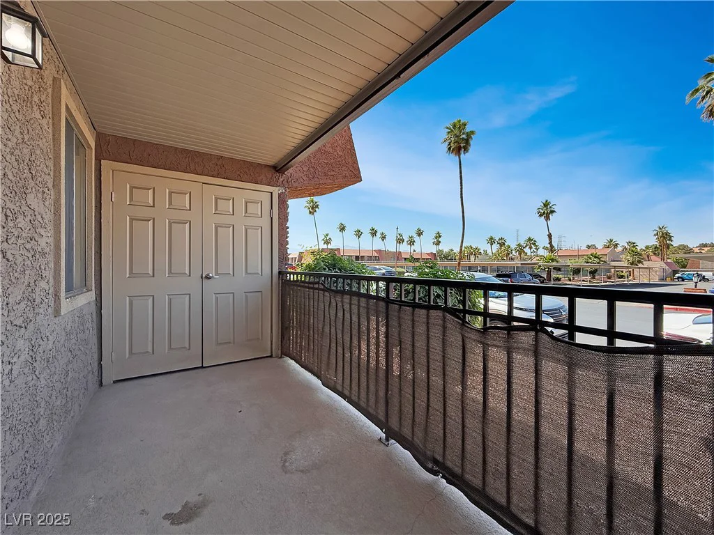 4943 Indian River, Las Vegas, NV 89103