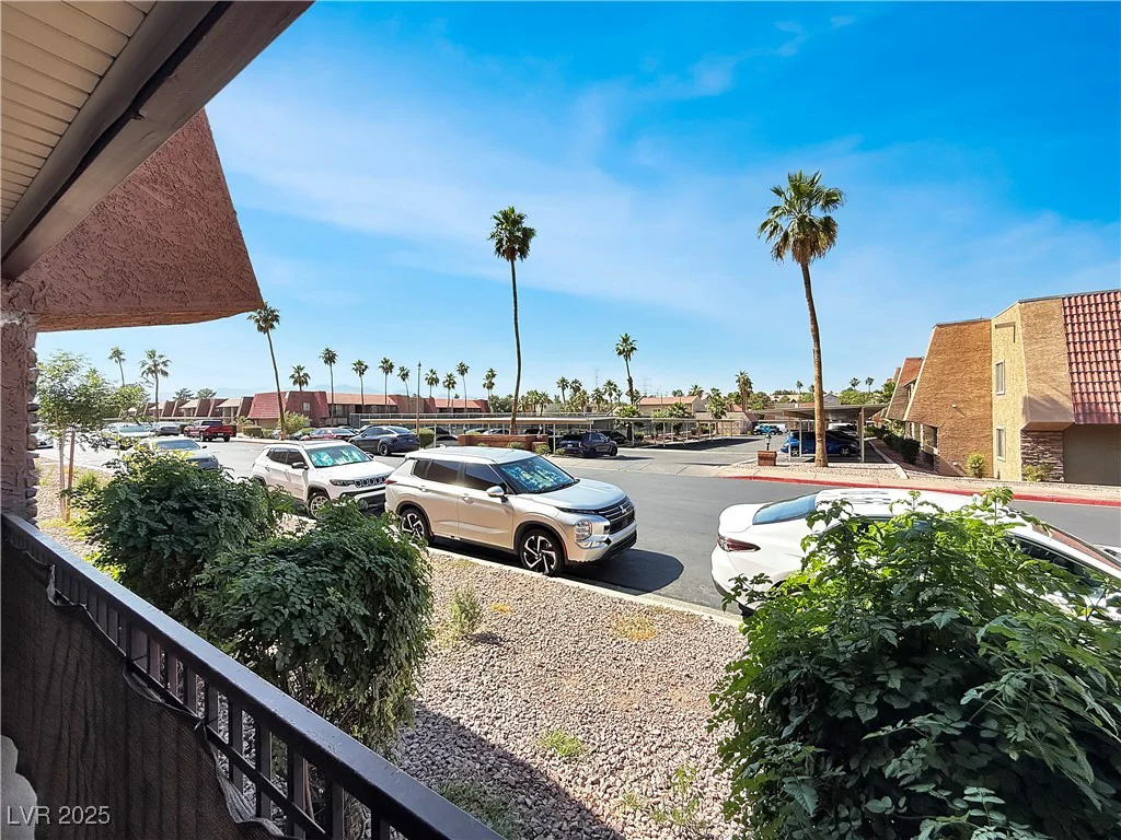 4943 Indian River, Las Vegas, NV 89103