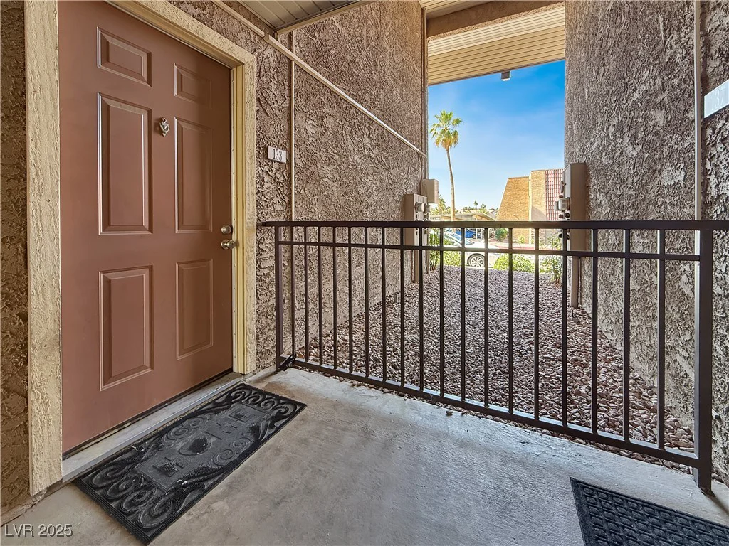 4943 Indian River, Las Vegas, NV 89103