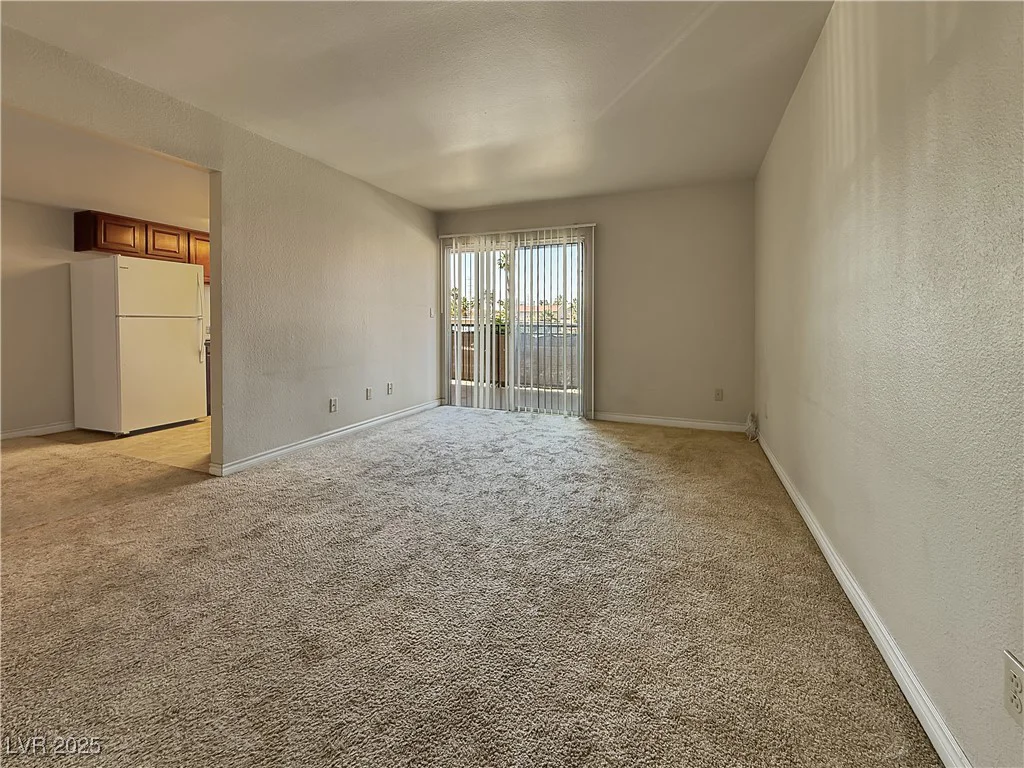 4943 Indian River, Las Vegas, NV 89103