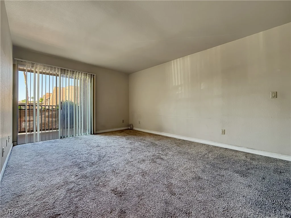 4943 Indian River, Las Vegas, NV 89103