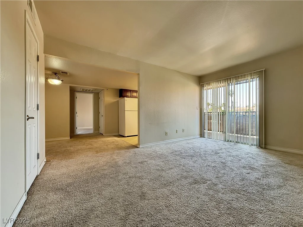 4943 Indian River, Las Vegas, NV 89103