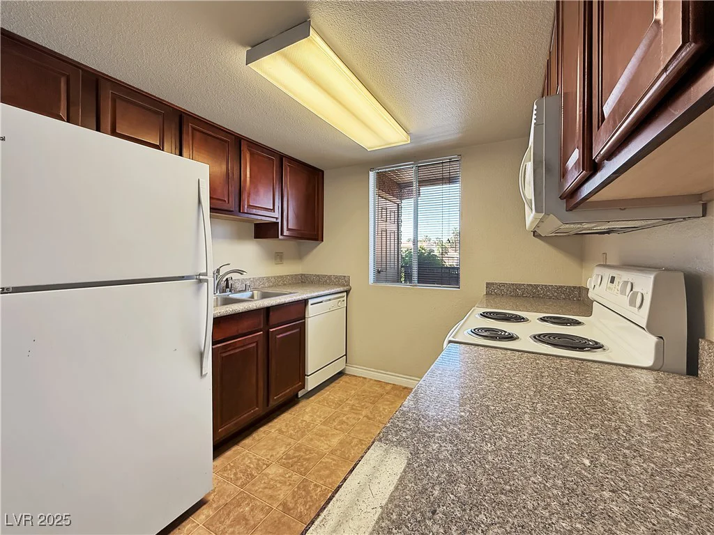4943 Indian River, Las Vegas, NV 89103