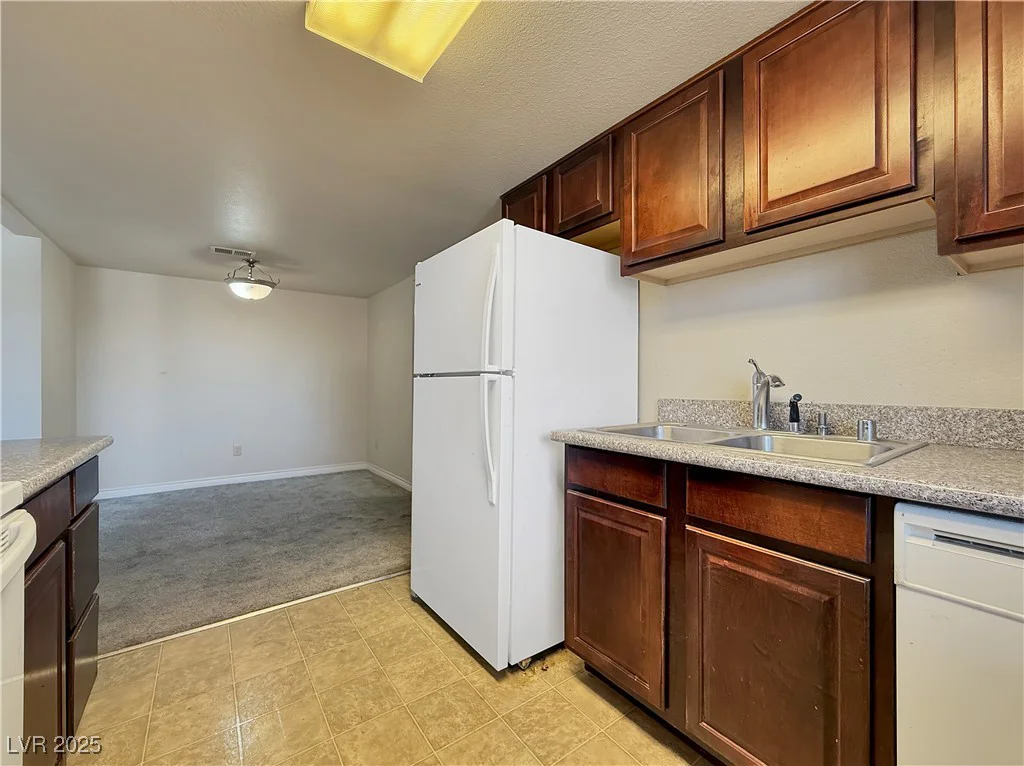 4943 Indian River, Las Vegas, NV 89103