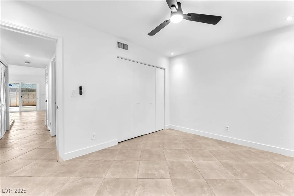6717 Sheffield, Las Vegas, NV 89108