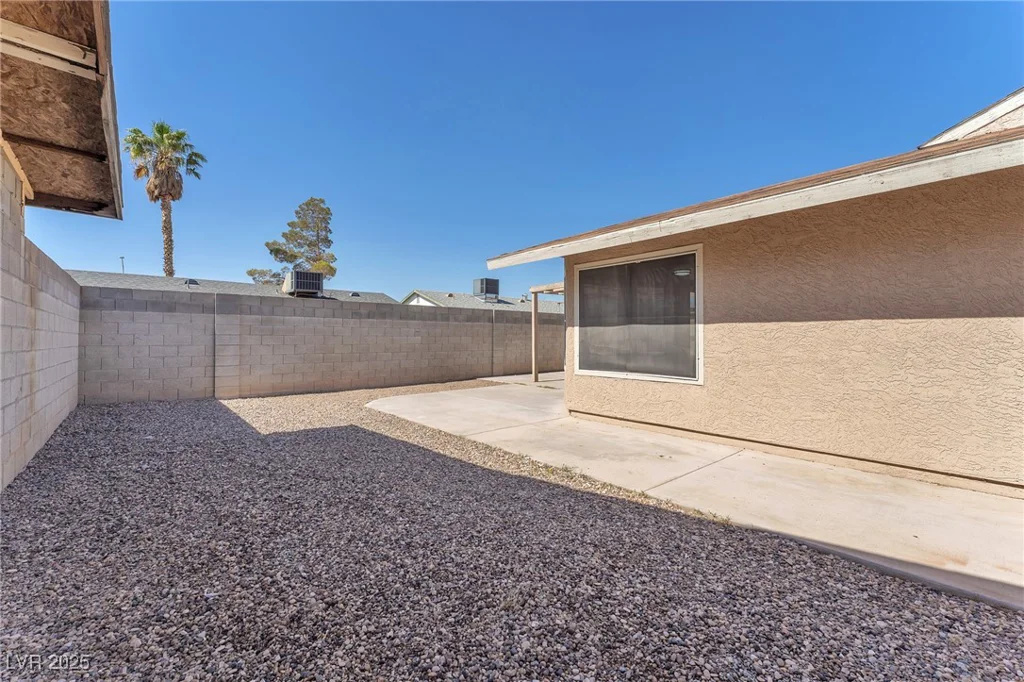 6717 Sheffield, Las Vegas, NV 89108