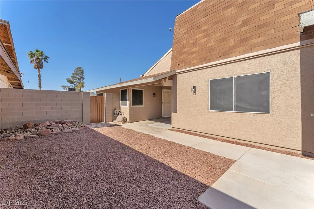 6717 Sheffield, Las Vegas, NV 89108