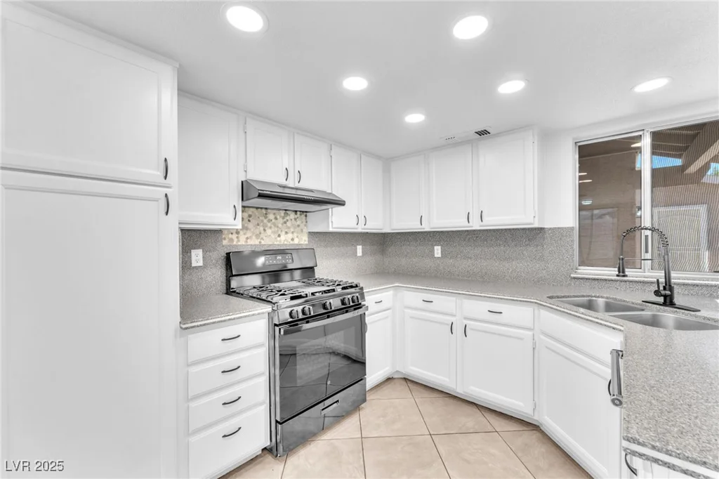 6717 Sheffield, Las Vegas, NV 89108