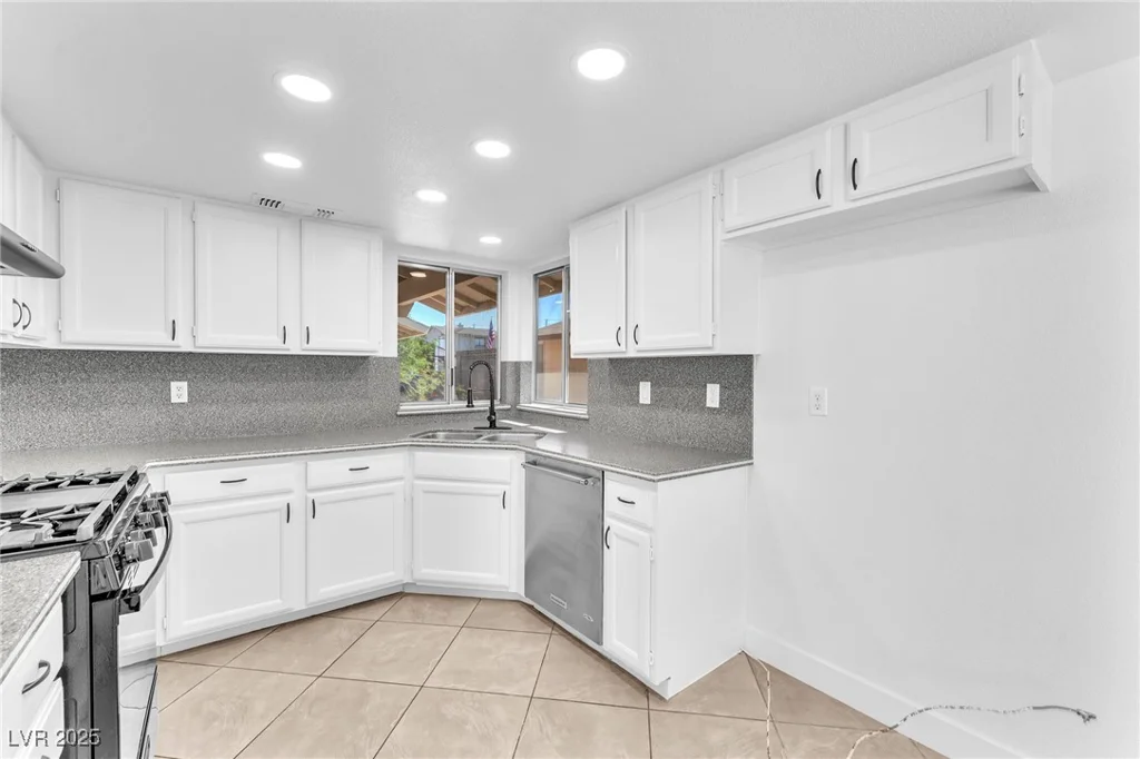 6717 Sheffield, Las Vegas, NV 89108
