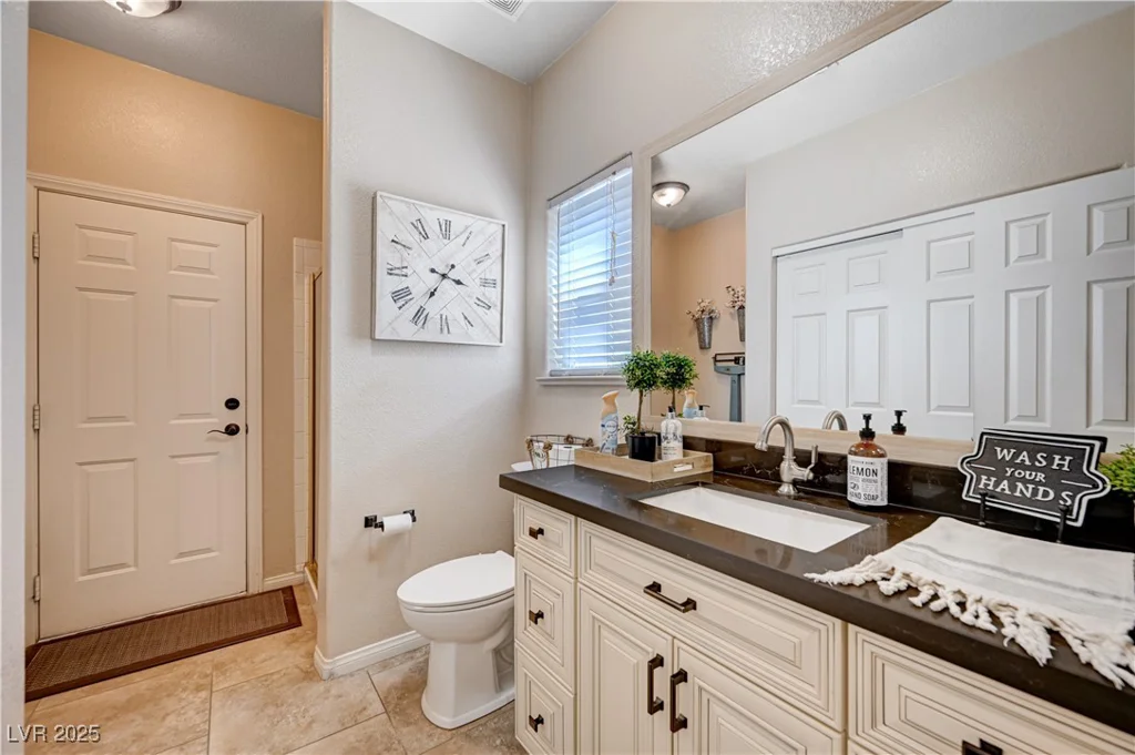 6821 Jeanette, Las Vegas, NV 89131