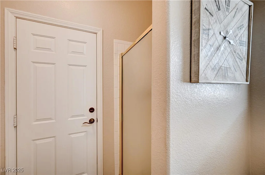 6821 Jeanette, Las Vegas, NV 89131