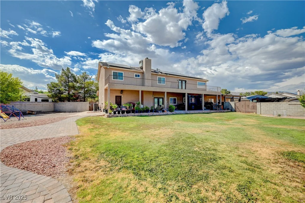 6821 Jeanette, Las Vegas, NV 89131