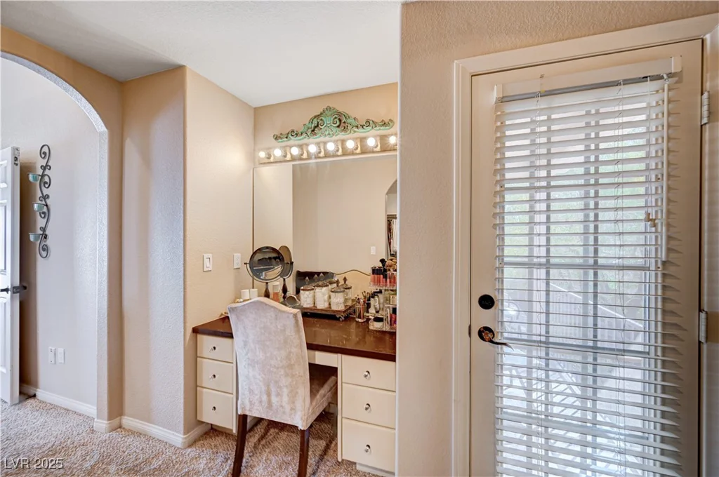 6821 Jeanette, Las Vegas, NV 89131