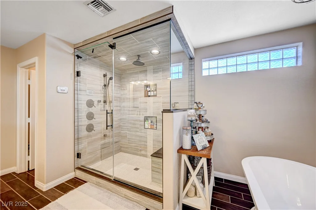 6821 Jeanette, Las Vegas, NV 89131