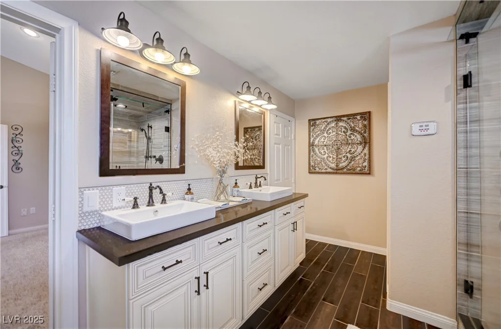 6821 Jeanette, Las Vegas, NV 89131