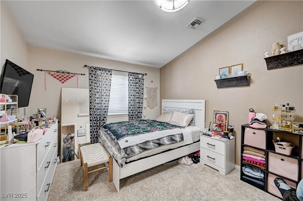 6821 Jeanette, Las Vegas, NV 89131