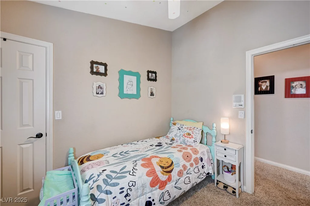 6821 Jeanette, Las Vegas, NV 89131