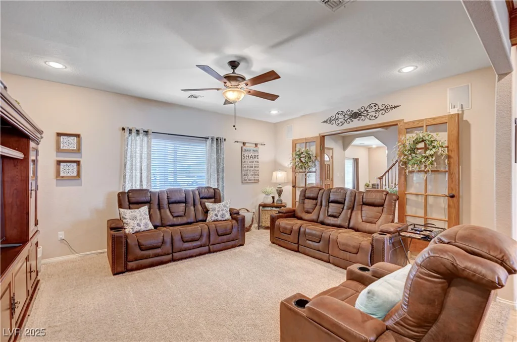 6821 Jeanette, Las Vegas, NV 89131