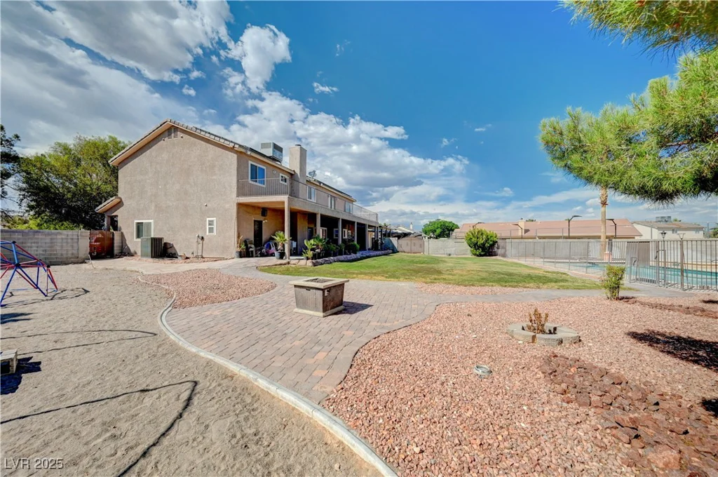 6821 Jeanette, Las Vegas, NV 89131