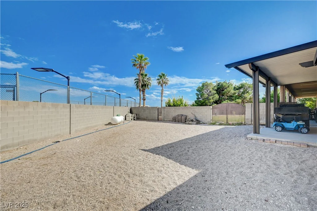 6821 Jeanette, Las Vegas, NV 89131