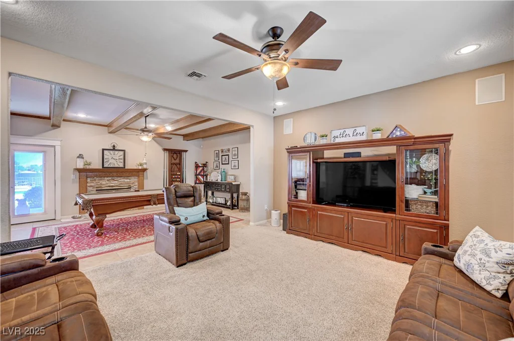 6821 Jeanette, Las Vegas, NV 89131
