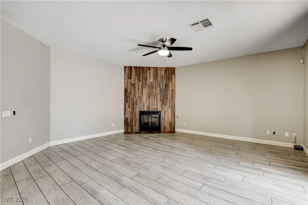 313 Vista Glen, Las Vegas, NV 89145