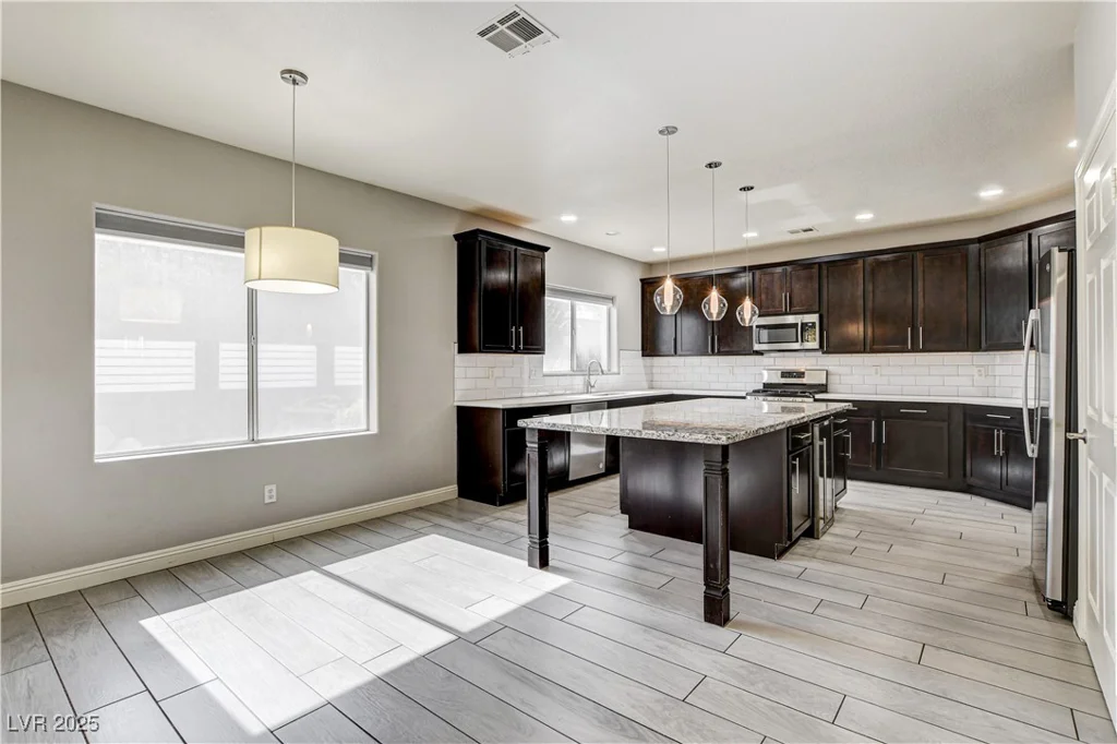 313 Vista Glen, Las Vegas, NV 89145