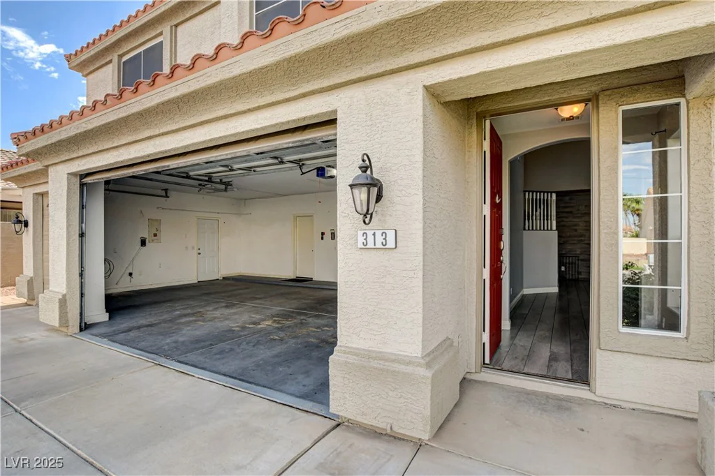 313 Vista Glen, Las Vegas, NV 89145
