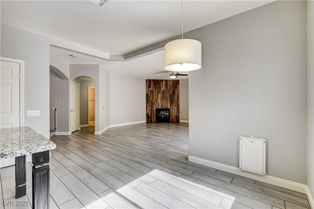 313 Vista Glen, Las Vegas, NV 89145