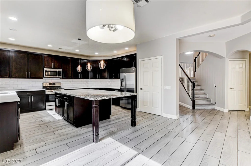 313 Vista Glen, Las Vegas, NV 89145