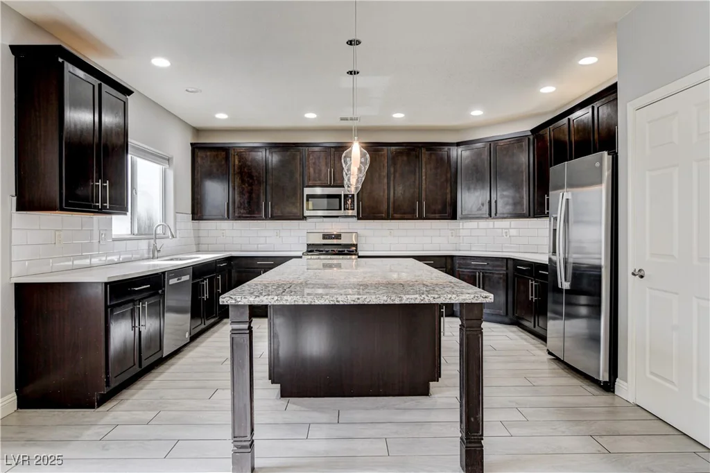 313 Vista Glen, Las Vegas, NV 89145
