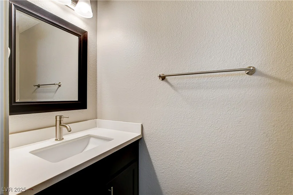 313 Vista Glen, Las Vegas, NV 89145