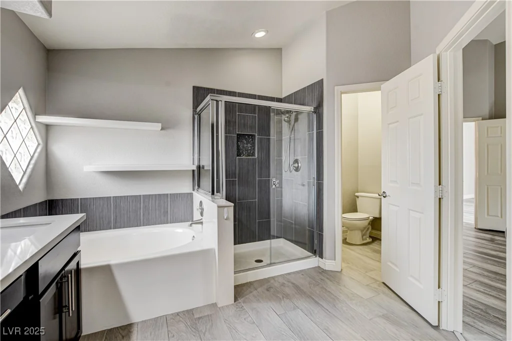 313 Vista Glen, Las Vegas, NV 89145