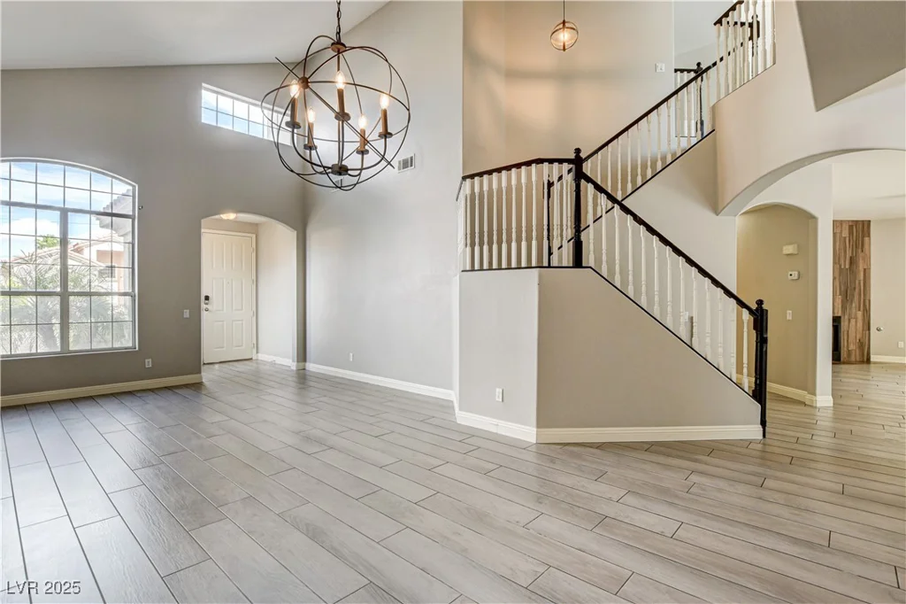 313 Vista Glen, Las Vegas, NV 89145