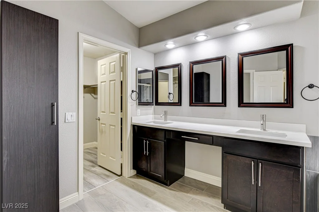 313 Vista Glen, Las Vegas, NV 89145