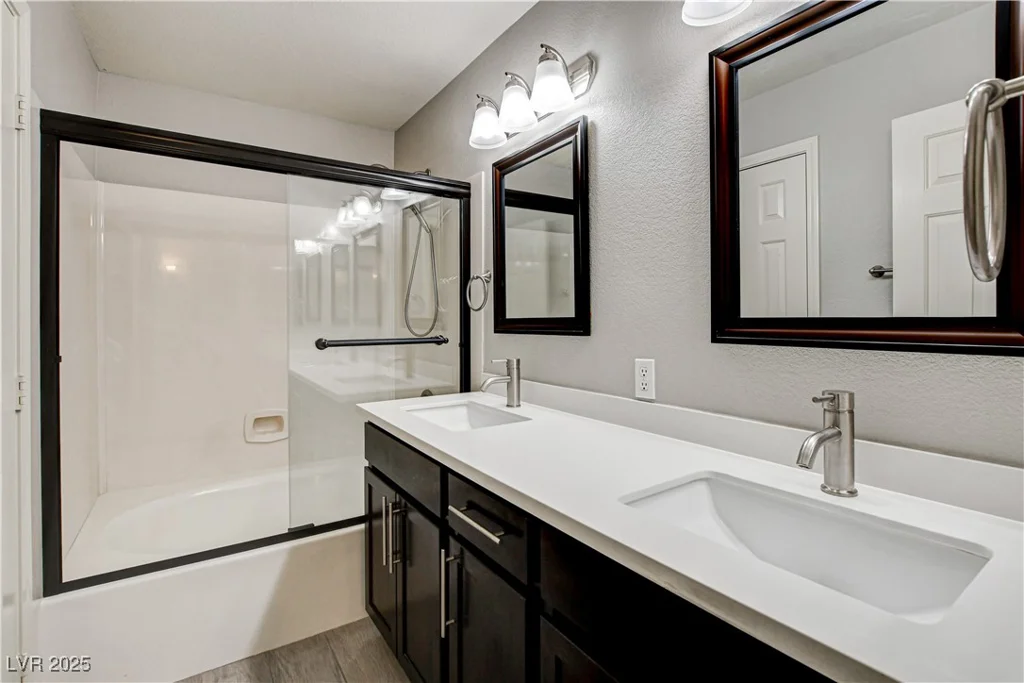 313 Vista Glen, Las Vegas, NV 89145