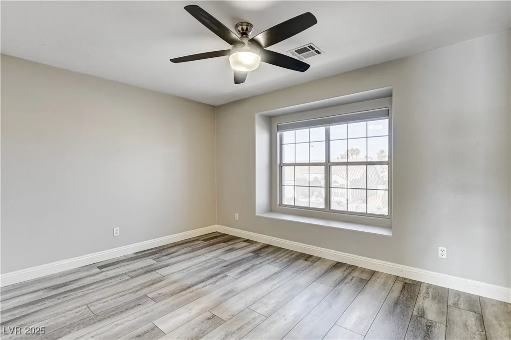 313 Vista Glen, Las Vegas, NV 89145