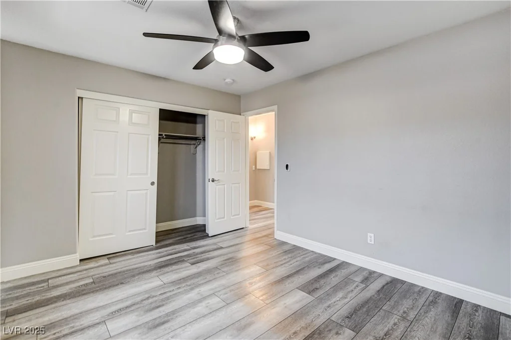 313 Vista Glen, Las Vegas, NV 89145