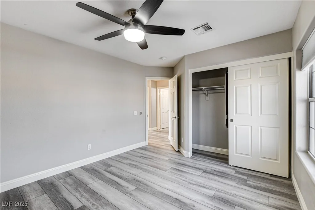 313 Vista Glen, Las Vegas, NV 89145