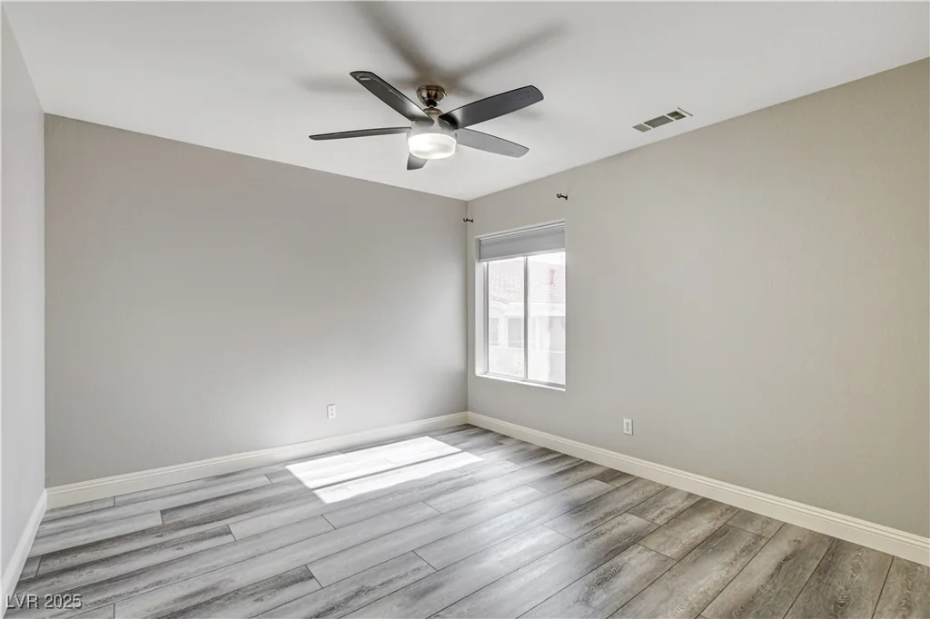 313 Vista Glen, Las Vegas, NV 89145